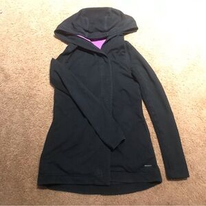 Lululemon Awareness Wrap Size 4 Ombré Purple and Black